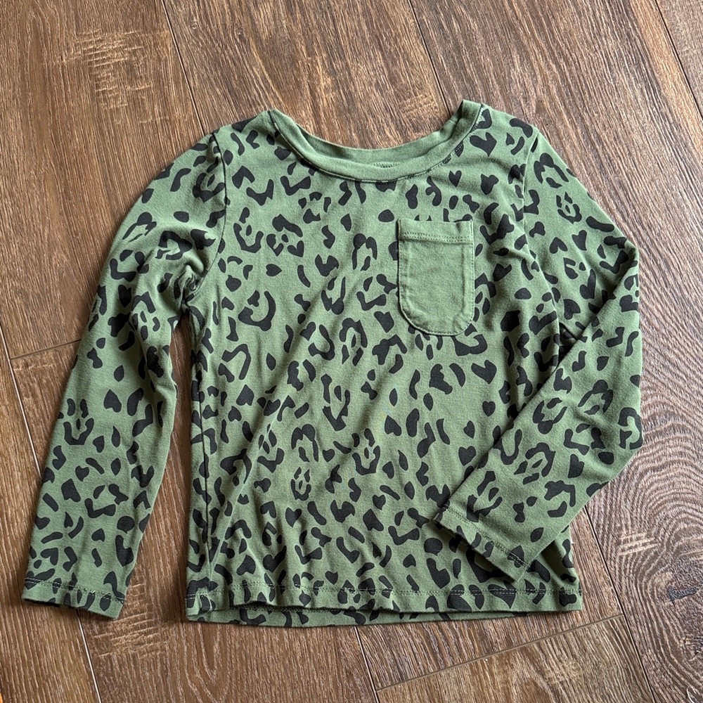 Girls' Olive Green Leopard Print Long-Sleeve Pocket Tee